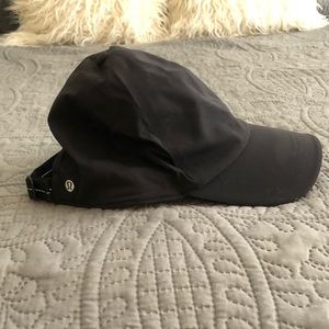 Black Lululemon hat